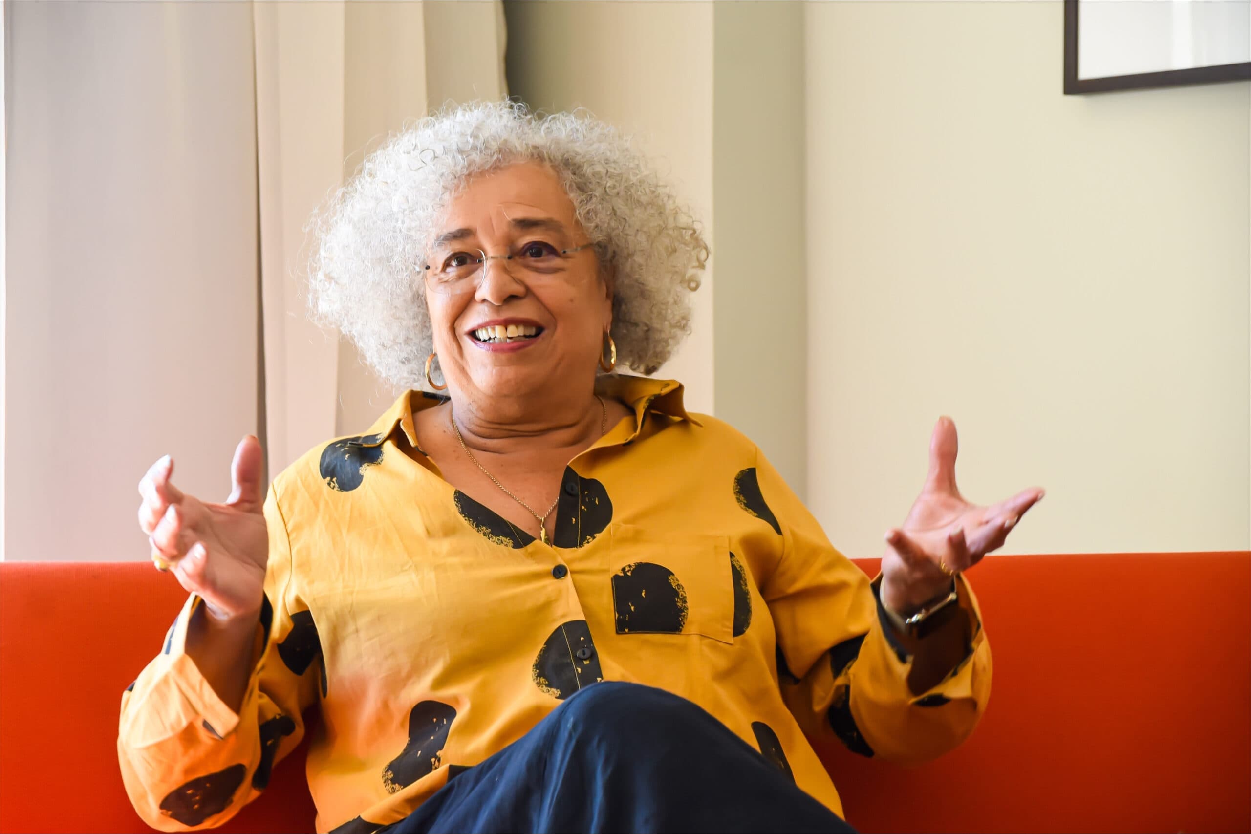 Flip: Sesc RJ transmitirá mesa com Angela Davis ao vivo no YouTube